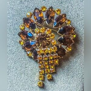 1960s VINTAGE Articulated Rhinestone Brooch